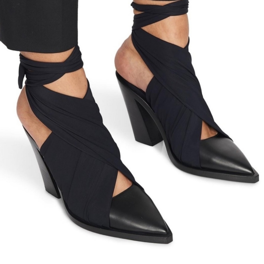 Burberry Tillington, 2.7 inch heel, 38 (size 7.5 US) with BOX and TAGS